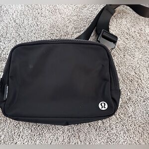 Lululemon Everywhere Belt Bag | Large